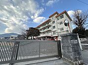 小学校 2000m 吉田小学校