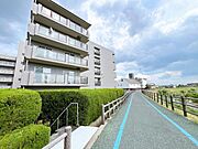 自然に包まれ心が豊かになる明るい街です。新しい住まいで新生活を始めていただくのに最適な環境です。