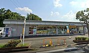 ファミリーマート奈良学園大和町 320m