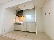 家事動線が考えられた使いやすいキッチンです◎