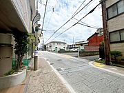 あたたかな陽が差し込み、優しい風が吹き込む陽当り・通風良好な立地です。