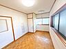 洋室：広い居室なので主寝室としてもピッタリです◎