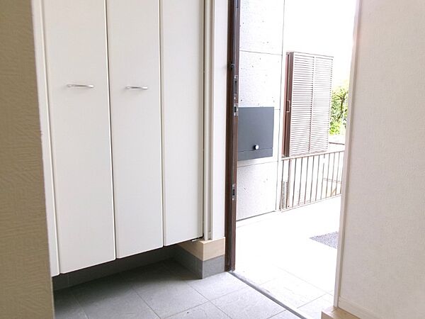 玄関を拡大表示