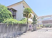 生駒市立緑ヶ丘中学校まで1600メートル