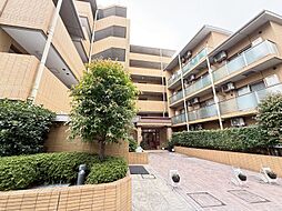 飽きのこないシンプルモダンな外観です。