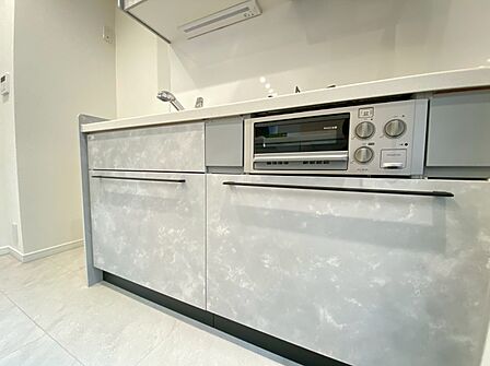 使いやすくスタイリッシュなキッチン空間になっております。