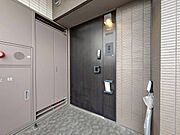 清潔感のある落ち着いた雰囲気の玄関です。