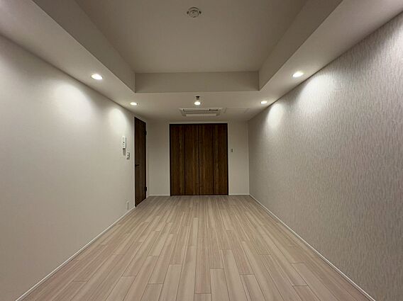 清かで艶やかな...