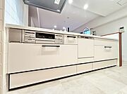 使いやすくスタイリッシュなキッチン空間になっております。