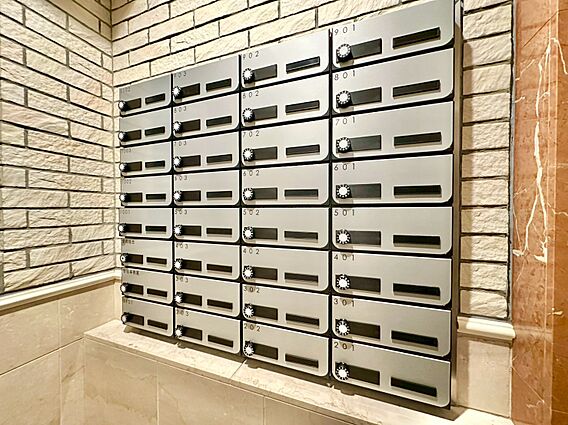 郵便受けも、き...