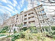 飽きのこないシンプルモダンな外観です。