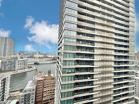 眺望や窓からの景色が良いと、家で過ごす時間も快適です。