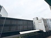 陽当たり・通風・開放感に恵まれた環境です。