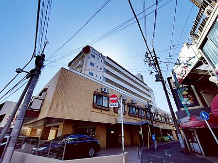 飽きのこないシンプルモダンな外観です。