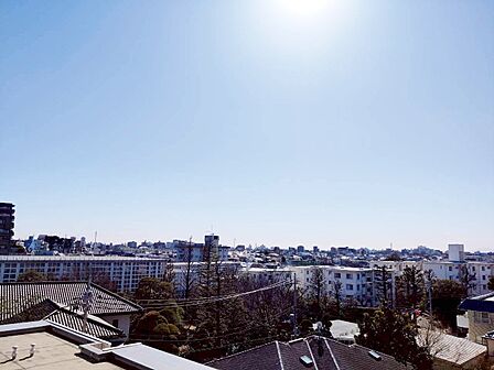 眺望や窓からの景色が良いと、家で過ごす時間も快適です。