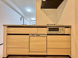 使いやすくスタイリッシュなキッチン空間になっております。
