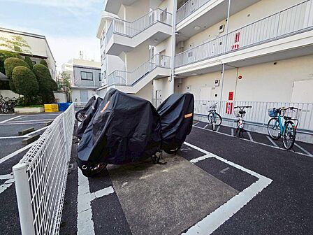 バイク置き場もございます。※空き状況は都度ご確認下さい。