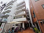 飽きのこないシンプルモダンな外観です。