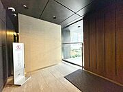 館内は静寂な中が保たれており、管理が行き届いている印象を受けました。