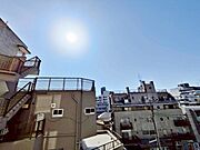 陽当たり・通風・開放感に恵まれた環境です。