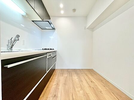 使いやすくスタイリッシュなキッチン空間になっております。※リフォームイメージです。