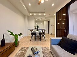 伸びやかな空間のなかで、ゆったりとしたひとときを過ごせます。