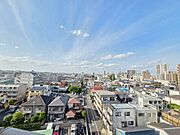 陽当たり・通風・開放感に恵まれた環境です。