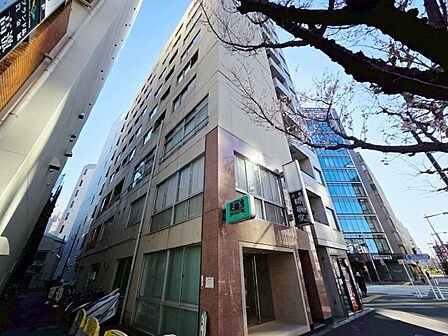 飽きのこないシンプルモダンな外観です。
