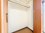 収納スペースが付いていて、お部屋を広く使っていただけます。
