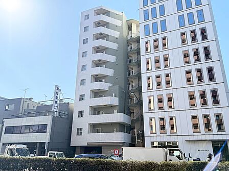 飽きのこないシンプルモダンな外観です。