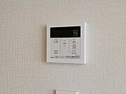 見やすい画面で操作しやすい給湯パネル。