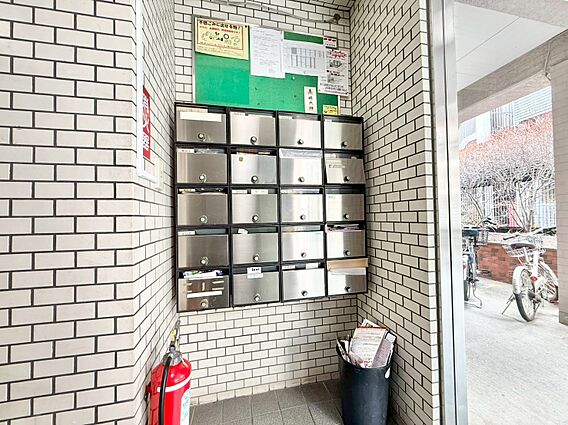 郵便受けも、き...