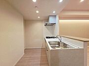 使いやすくスタイリッシュなキッチン空間になっております。