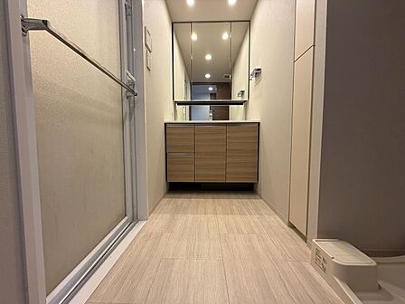 十分な広さの脱衣所。