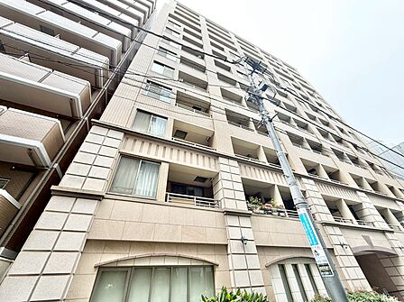 飽きのこないシンプルモダンな外観です。