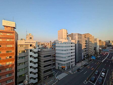 陽当たり・通風・開放感に恵まれた環境です。