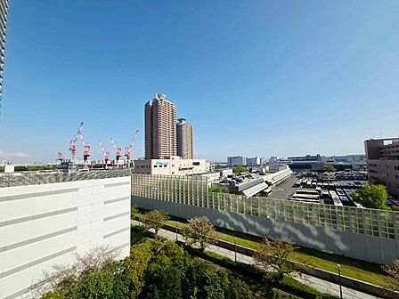 陽当たり・通風・開放感に恵まれた環境です。