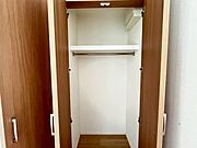 収納スペースが付いていて、お部屋を広く使っていただけます。