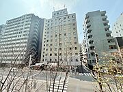 陽当たり・通風・開放感に恵まれた環境です。