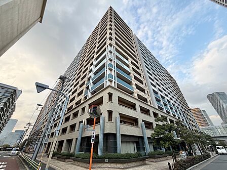 飽きのこないシンプルモダンな外観です。