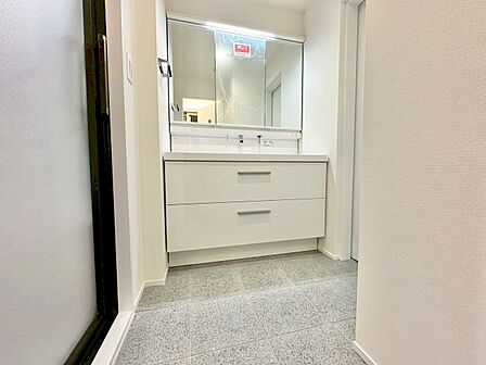 十分な広さの脱衣所。
