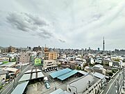 陽当たり・通風・開放感に恵まれた環境です。