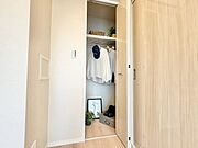 家電やスーツケース、ストック品など何でも片付く嬉しい空間です。