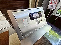 誰が来てもわかる様にモニター付きインターホンを設置。