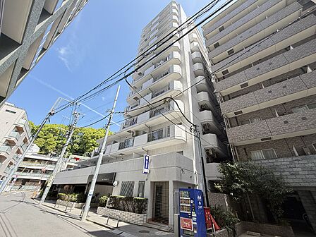 飽きのこないシンプルモダンな外観です。