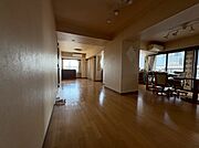 シンプルな内装と偏り過ぎないデザインで統一しました。