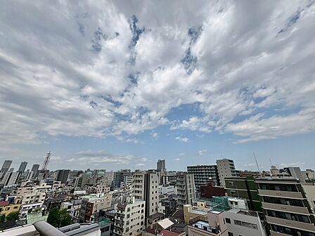 眺望や窓からの景色が良いと、家で過ごす時間も快適です。