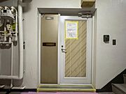 清潔感のある落ち着いた雰囲気の玄関です。