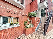 上質感漂う玄関アプローチです。