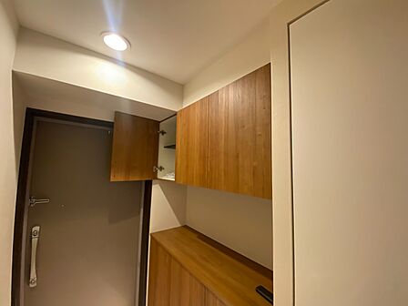 家電やスーツケース、ストック品など何でも片付く嬉しい空間です。